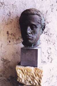 BUSTO